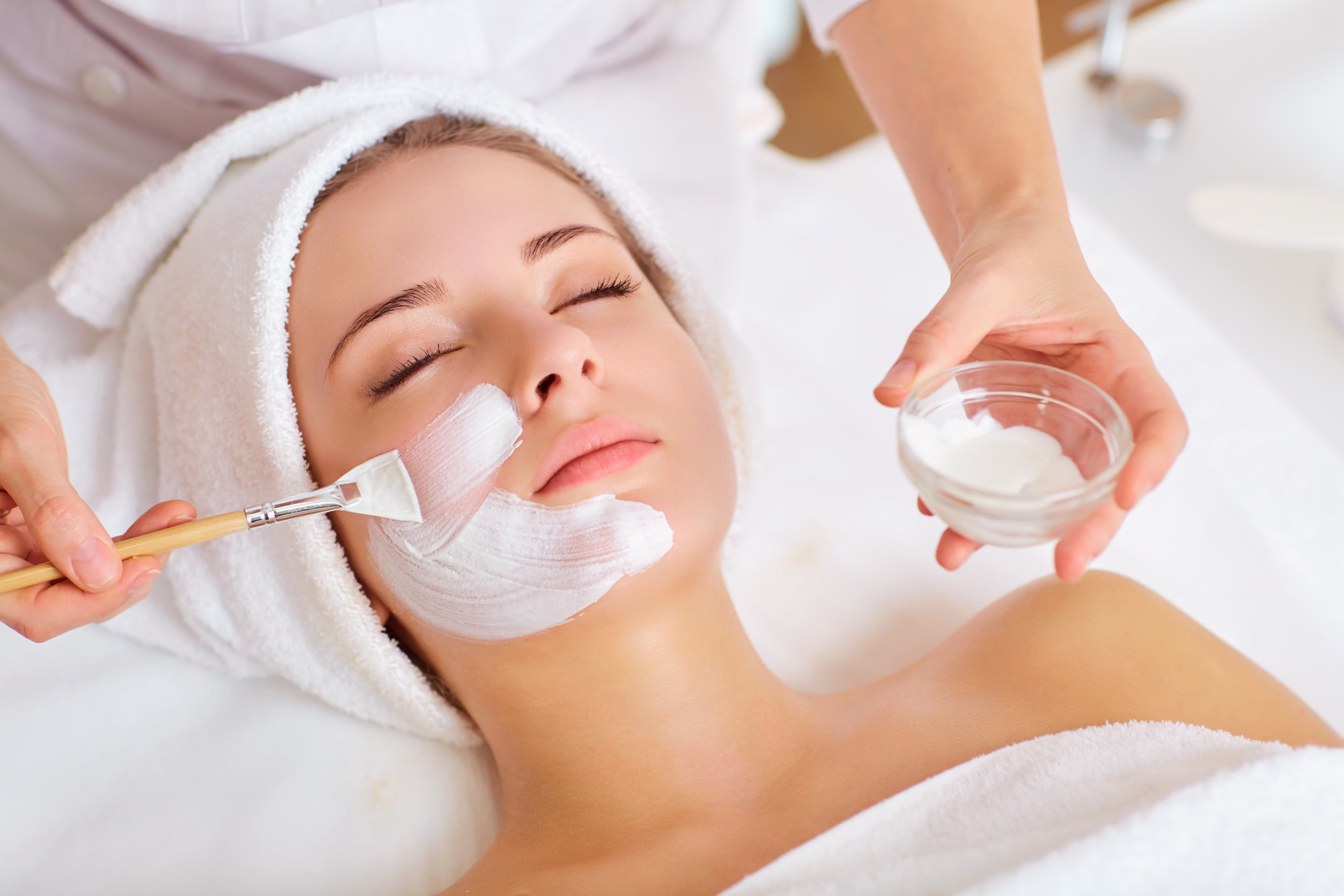 Kosmetik Behandlung bei NADÉAH — professionelle Gesichtspflege